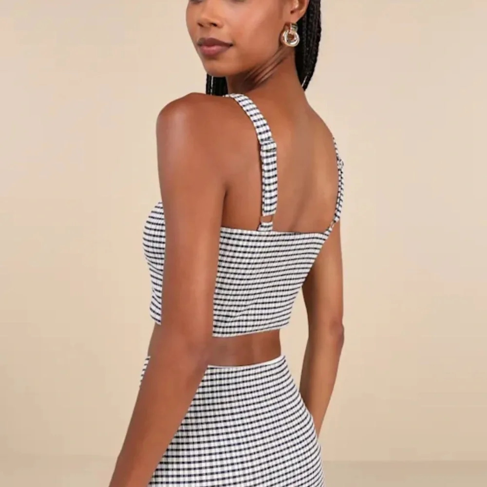 NWT Navy Blue Gingham Square Neck Cropped Tank Top - Medium